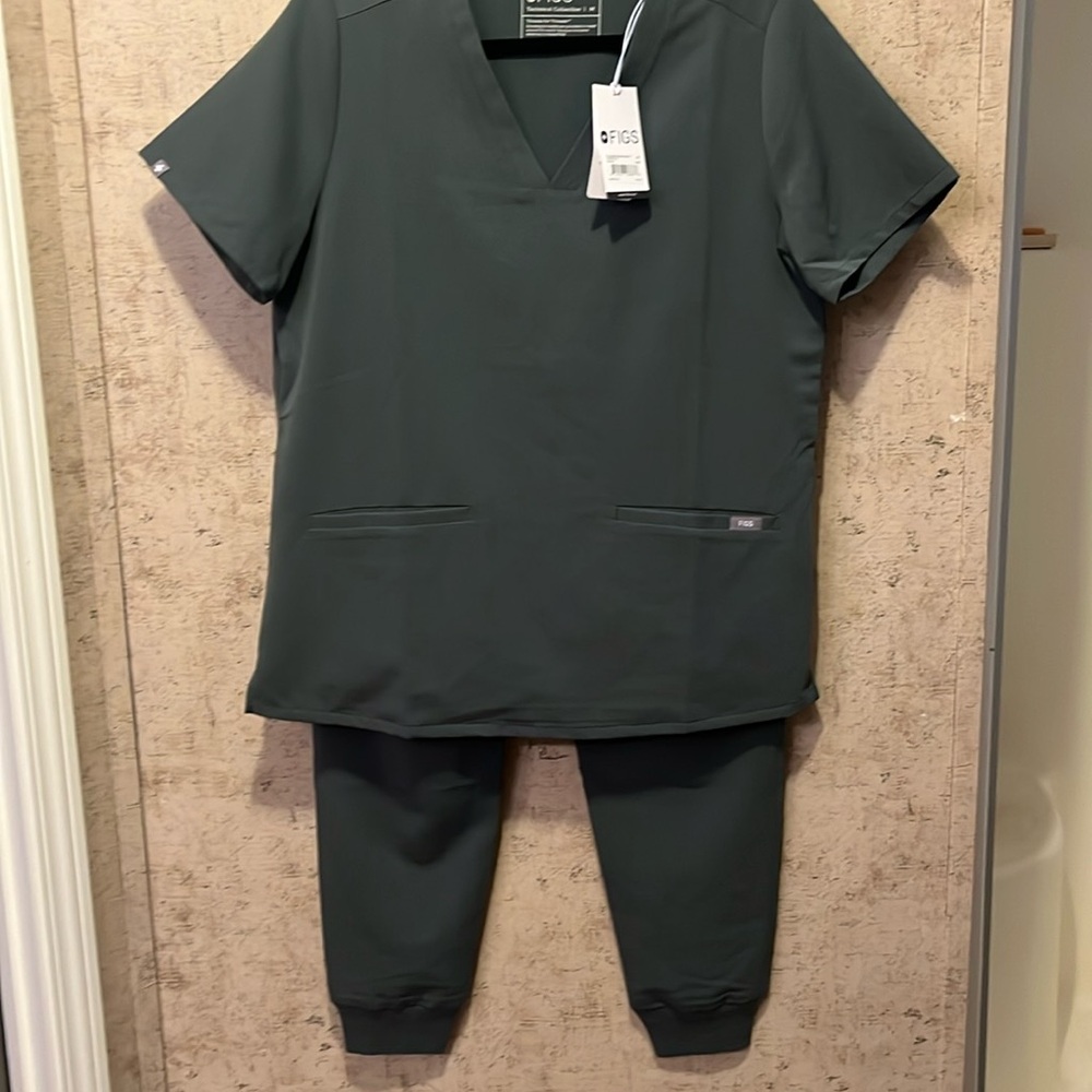 Figs scrub set in limited edition Bonsai